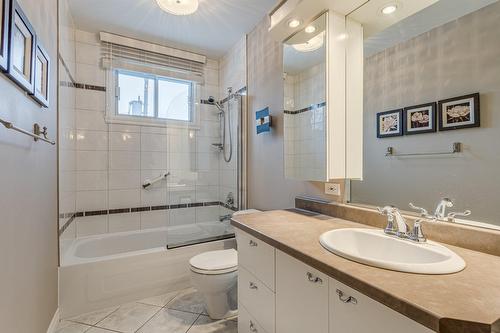 Salle de bains - 7680 Place Turpin, Brossard, QC - Indoor Photo Showing Bathroom