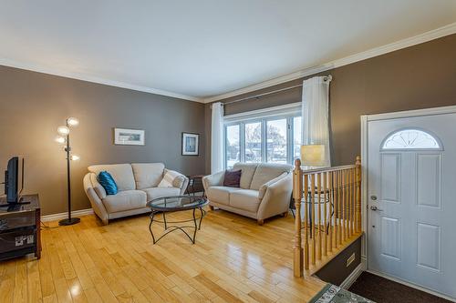 Salon - 7680 Place Turpin, Brossard, QC - Indoor Photo Showing Living Room