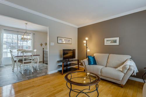 Salon - 7680 Place Turpin, Brossard, QC - Indoor Photo Showing Living Room