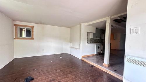 Salon - 2076  - 2080 Mtée Sauvage, Saint-Adolphe-D'Howard, QC - Indoor Photo Showing Other Room