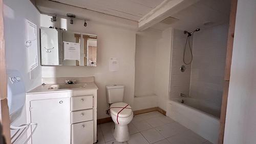 Salle de bains - 2076  - 2080 Mtée Sauvage, Saint-Adolphe-D'Howard, QC - Indoor Photo Showing Bathroom