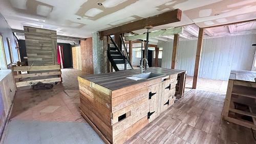 Cuisine - 2076  - 2080 Mtée Sauvage, Saint-Adolphe-D'Howard, QC - Indoor Photo Showing Other Room