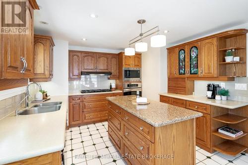 10 White Oaks Road, Barrie, ON - Indoor Photo Showing Kitchen With Double Sink