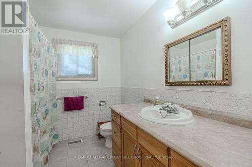 223 Phillips Street, Barrie, ON - Indoor Photo Showing Bathroom
