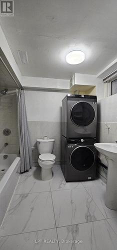 382 Pinemeadow Avenue, Mississauga, ON - Indoor Photo Showing Laundry Room