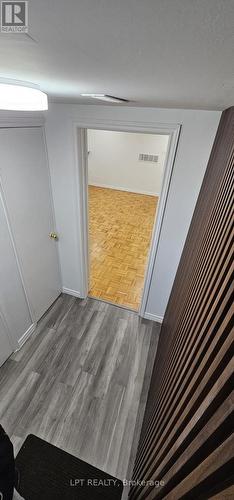 Foyer/Entrance - 382 Pinemeadow Avenue, Mississauga, ON - Indoor Photo Showing Other Room