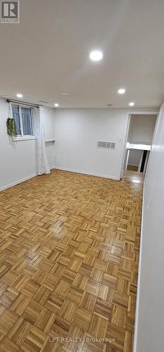 382 Pinemeadow Avenue, Mississauga, ON - Indoor