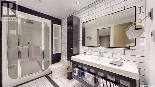 1646 Badham Boulevard, Regina, SK - Indoor