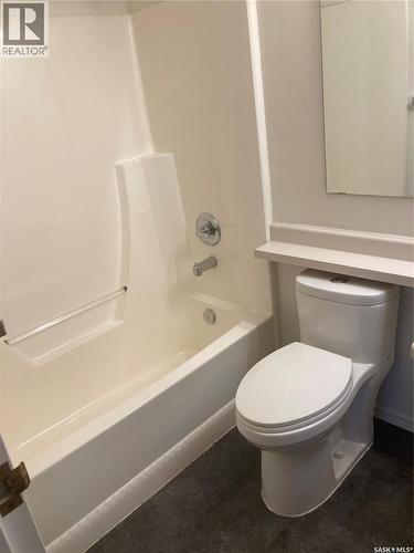 318 209B Cree Place, Saskatoon, SK - Indoor Photo Showing Bathroom