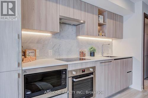 1102 - 19 Bathurst Street, Toronto, ON - Indoor Photo Showing Kitchen