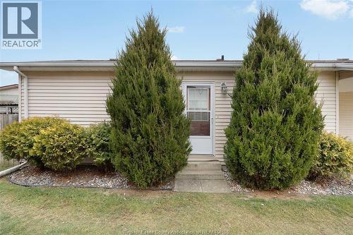 17 Chestnut Street, Mcgregor, ON - Outdoor