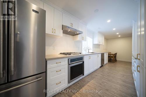 Lower - 20 Casson Lane, Brantford, ON - Indoor Photo Showing Kitchen With Upgraded Kitchen