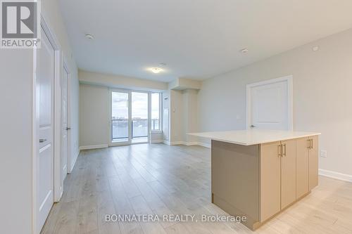 408 - 3200 William Coltson Avenue, Oakville, ON - Indoor Photo Showing Other Room