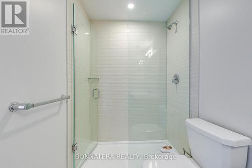 408 - 3200 William Coltson Avenue, Oakville, ON - Indoor Photo Showing Bathroom