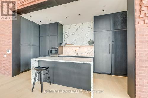 408 - 3200 William Coltson Avenue, Oakville, ON - Indoor