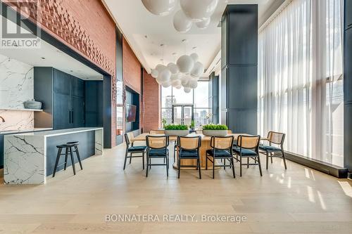 408 - 3200 William Coltson Avenue, Oakville, ON - Indoor Photo Showing Dining Room
