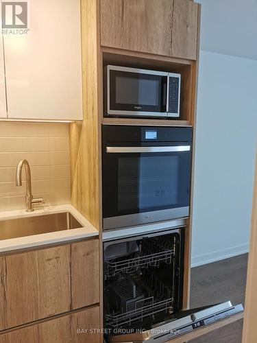 1809 - 319 Jarvis Street, Toronto, ON - Indoor Photo Showing Kitchen