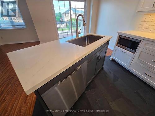 62 - 620 Ferguson Drive, Milton, ON - Indoor Photo Showing Kitchen