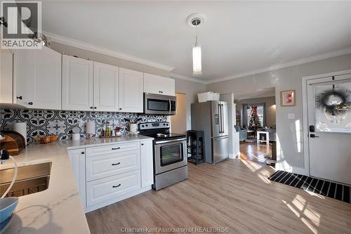 19120 Hill Road, Morpeth, ON - Indoor Photo Showing Kitchen With Double Sink