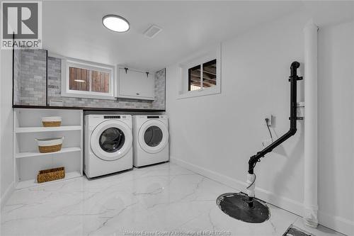 2250 Moy, Windsor, ON - Indoor Photo Showing Laundry Room