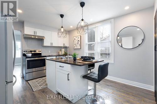 Bright & Cheerful Kitchen - 21023 Dalton Road, Georgina, ON - Indoor Photo Showing Kitchen With Upgraded Kitchen