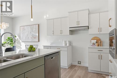 338 Katz Avenue, Saskatoon, SK - Indoor Photo Showing Kitchen With Double Sink