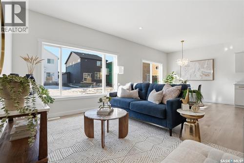 338 Katz Avenue, Saskatoon, SK - Indoor Photo Showing Living Room