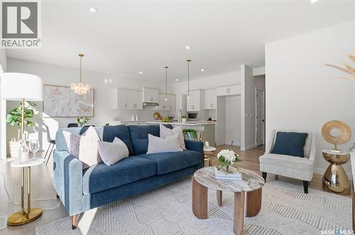338 Katz Avenue, Saskatoon, SK - Indoor Photo Showing Living Room
