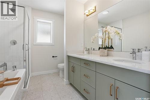 338 Katz Avenue, Saskatoon, SK - Indoor Photo Showing Bathroom