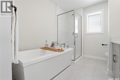 338 Katz Avenue, Saskatoon, SK - Indoor Photo Showing Bathroom