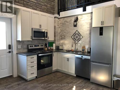 45 Chestnut Street, Kingston (East Of Sir John A. Blvd), ON - Indoor Photo Showing Kitchen