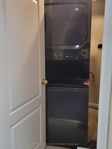 2-143 Crystal Glen Crescent, Brampton, ON - Indoor Photo Showing Laundry Room