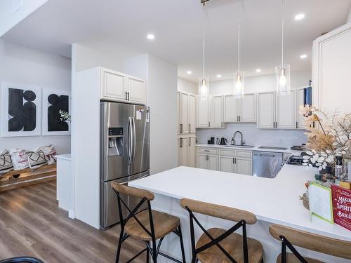 3308 96 High Street N, Thunder Bay, ON - Indoor Photo Showing Kitchen With Stainless Steel Kitchen With Upgraded Kitchen