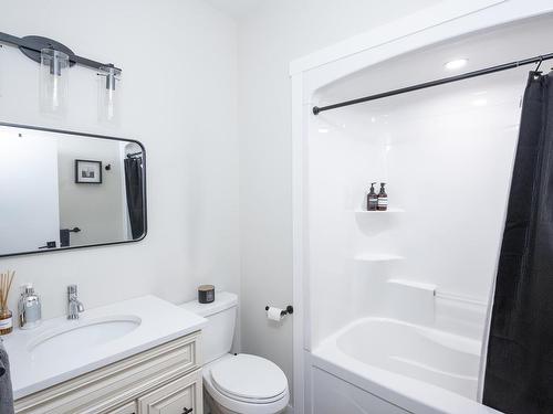 3308 96 High Street N, Thunder Bay, ON - Indoor Photo Showing Bathroom