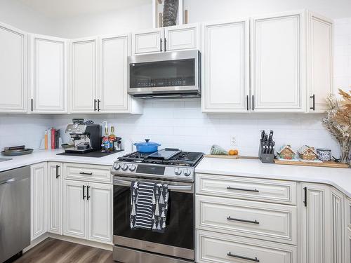 3308 96 High Street N, Thunder Bay, ON - Indoor Photo Showing Kitchen