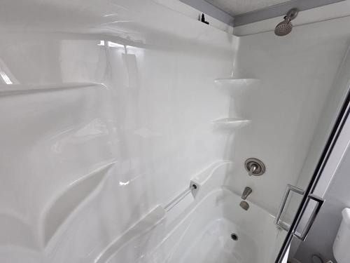 140 725 James Street S, Thunder Bay, ON - Indoor Photo Showing Bathroom