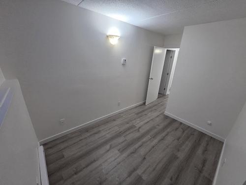 140 725 James Street S, Thunder Bay, ON - Indoor Photo Showing Other Room