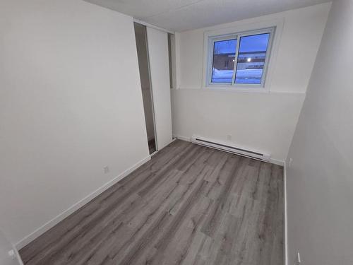 140 725 James Street S, Thunder Bay, ON - Indoor Photo Showing Other Room