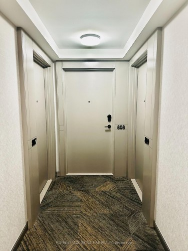808-4675 Metcalfe Avenue, Mississauga, ON - Indoor Photo Showing Other Room