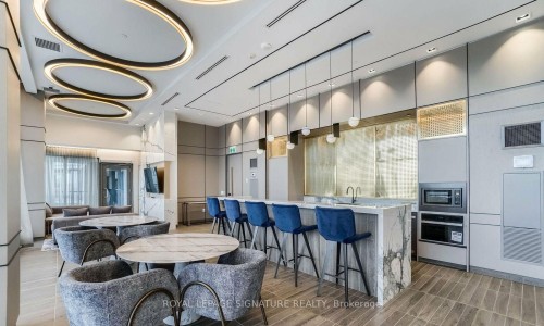 808-4675 Metcalfe Avenue, Mississauga, ON - Indoor