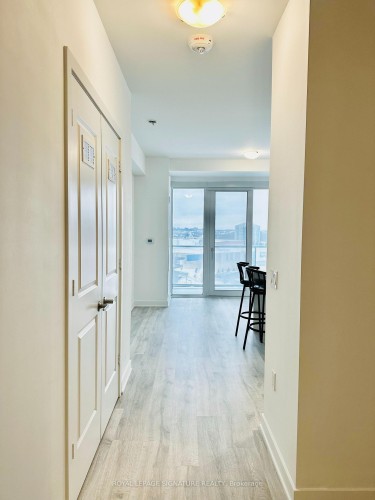 808-4675 Metcalfe Avenue, Mississauga, ON - Indoor Photo Showing Other Room