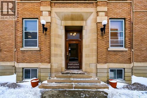 17 2201 14Th Avenue, Regina, SK - Outdoor With Fireplace