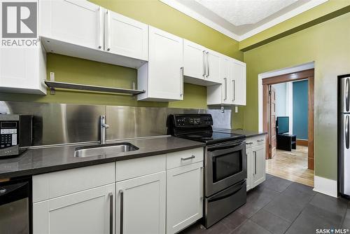 17 2201 14Th Avenue, Regina, SK - Indoor Photo Showing Kitchen