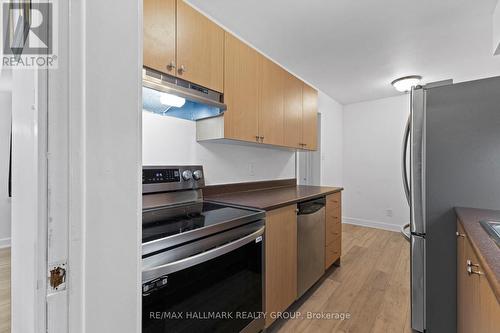 463 Canotia Place, Ottawa, ON - Indoor Photo Showing Kitchen