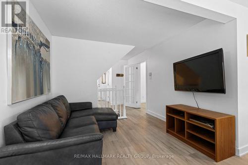 463 Canotia Place, Ottawa, ON - Indoor Photo Showing Living Room