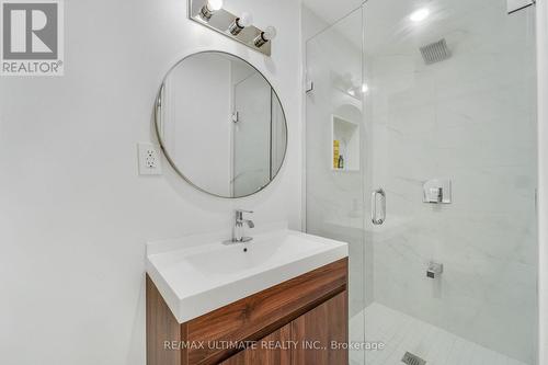 37 Zenith Avenue, Vaughan, ON - Indoor Photo Showing Bathroom