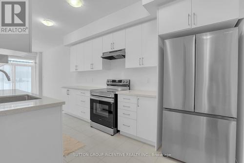 2 - 3 Ranch Terrace, Barrie, ON - Indoor Photo Showing Kitchen With Stainless Steel Kitchen