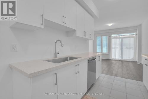 2 - 3 Ranch Terrace, Barrie, ON - Indoor Photo Showing Kitchen With Upgraded Kitchen