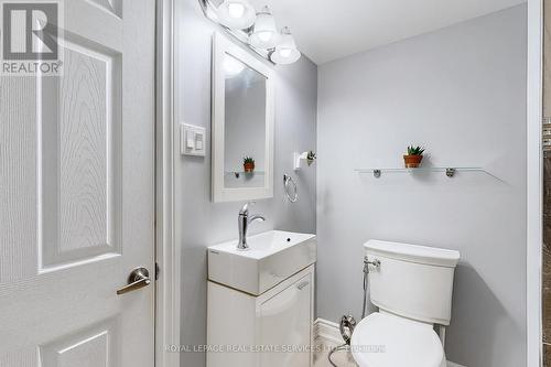 659 Hood Terrace, Milton, ON - Indoor Photo Showing Bathroom
