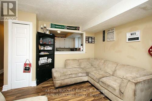 32 & 34 River Street, Thorold, ON - Indoor Photo Showing Living Room